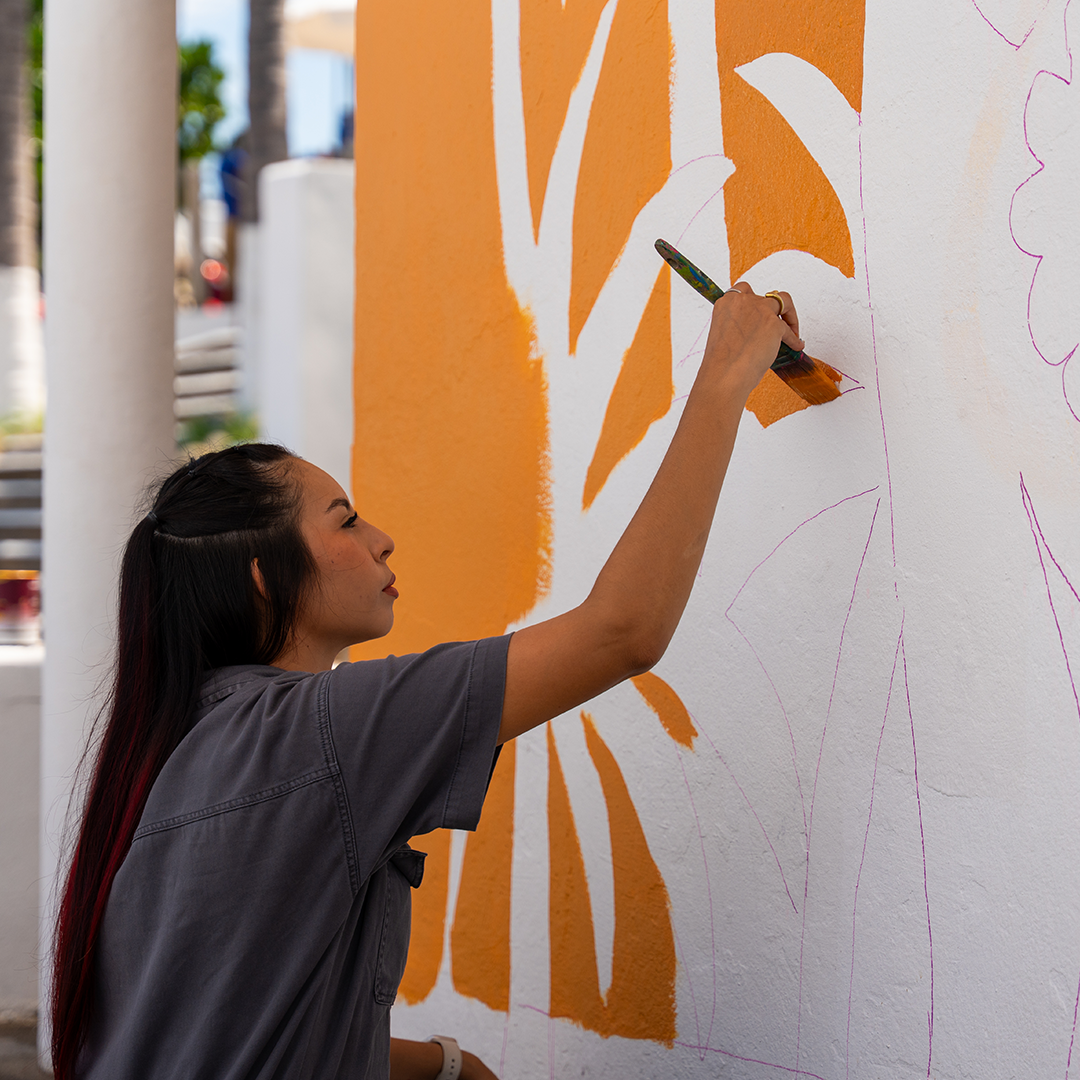 Nuevos murales en Puerto Vallarta: Cine, memoria y ¡perritos!