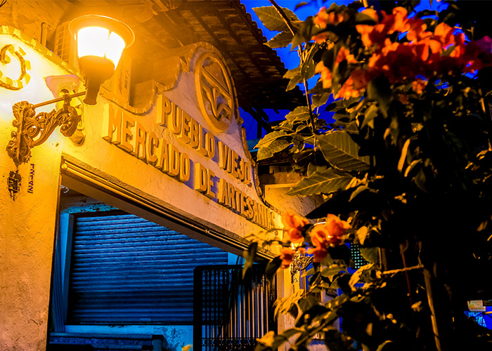 MERCADO DE ARTESANÍAS “PUEBLO VIEJO”