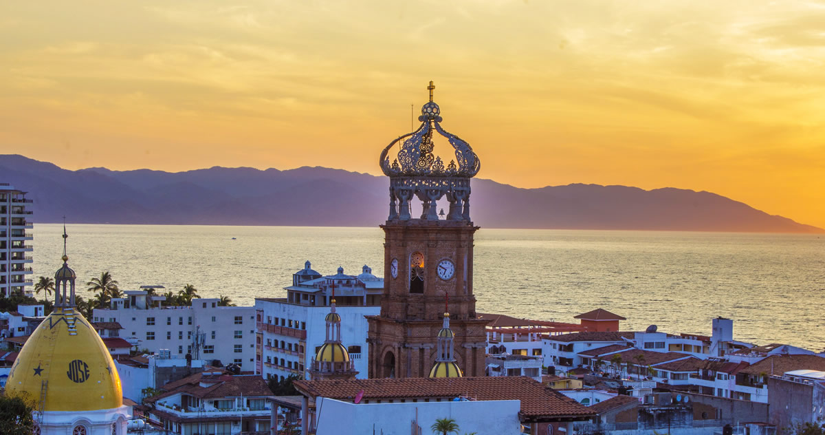 Puerto Vallarta nominado en los Food and Travel Awards