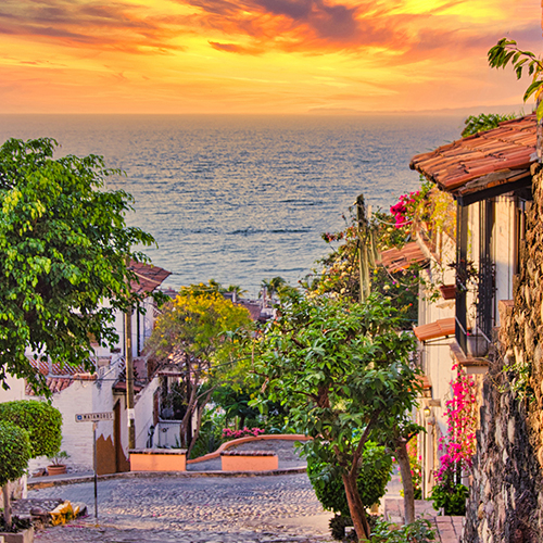 Revive la esencia de Puerto Vallarta en un recorrido por su cultura y tradiciones