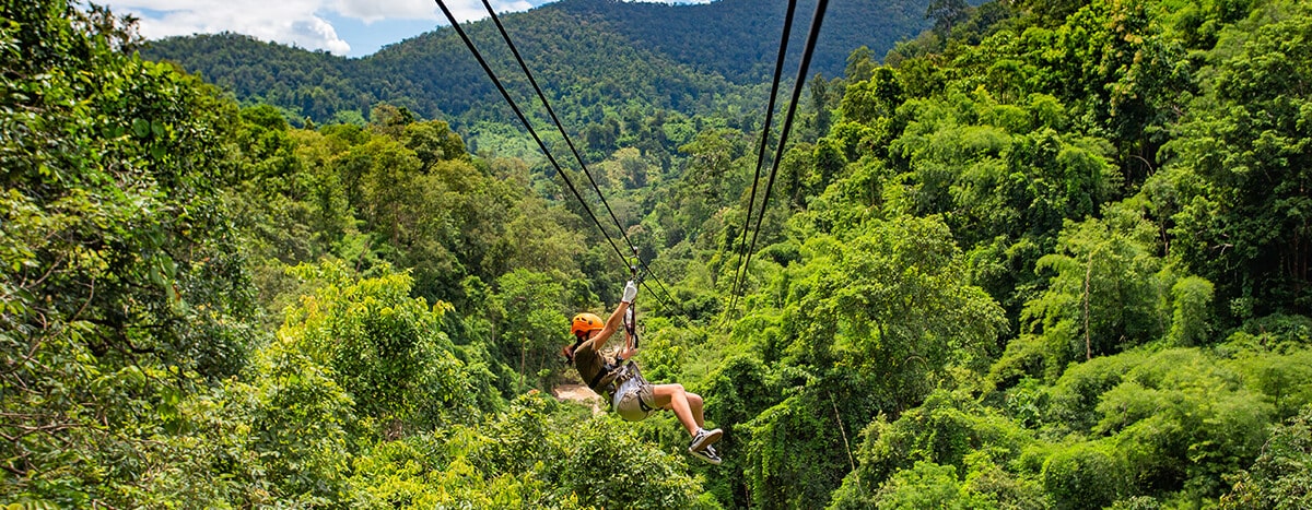 Zipline in Puerto Vallarta, mountains and vegetation.